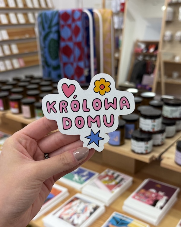 Drewniany magnes na lodówkę - królowa domu 3 Drewniany magnes na lodówkę - królowa domu - obrazek 3
