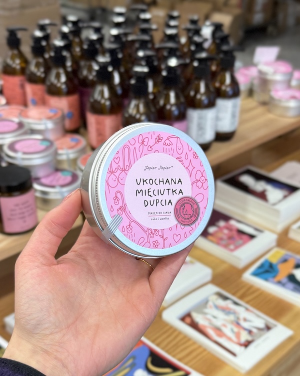 Masło do ciała - Ukochana mięciutka Dupcia - wanilia i róża 2 Masło do ciała - Ukochana mięciutka Dupcia - wanilia i róża - obrazek 2
